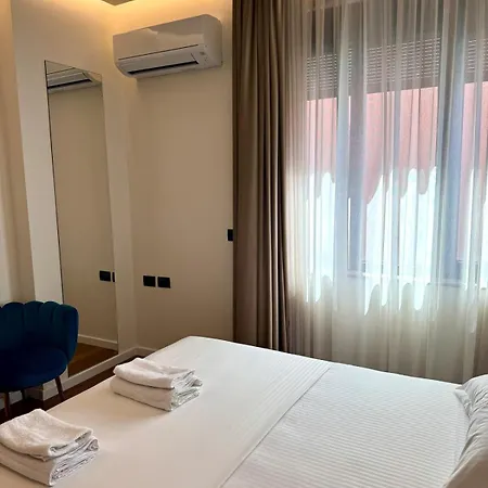 Luxury Near & Grand Park
