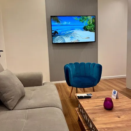 Luxury Near & Grand Park Appartement Tirana