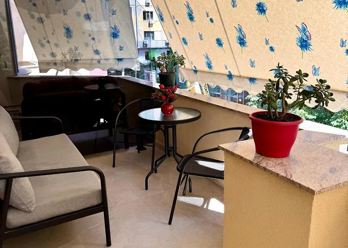 Luxury Near & Grand Park Apartamento Tirana