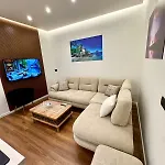 Luxury Near & Grand Park Lejlighed