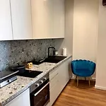 Luxury Near & Grand Park 아파트 티라나