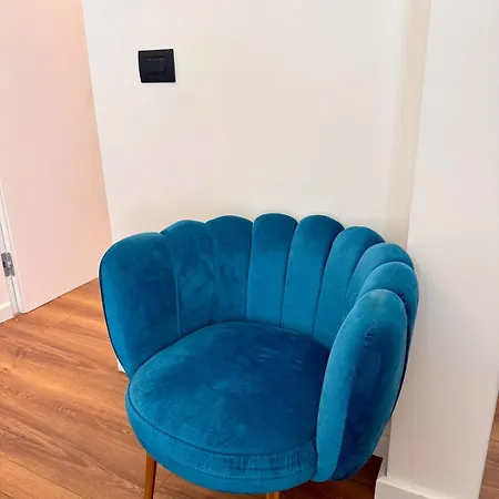 Luxury Near & Grand Park アパート ティラナ