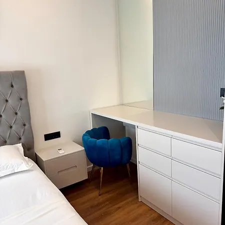 アパート Luxury Near & Grand Park