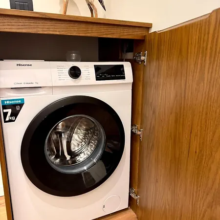 Luxury Near & Grand Park アパート ティラナ