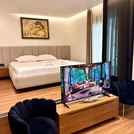 Luxury Near & Grand Park