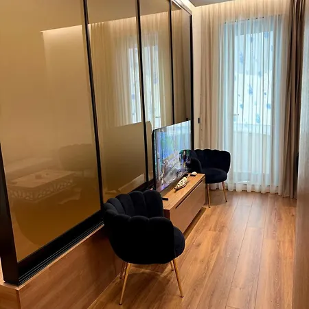 アパート Luxury Near & Grand Park