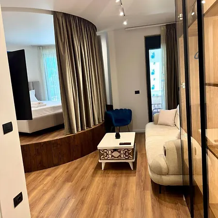 Luxury Near & Grand Park * Tirana