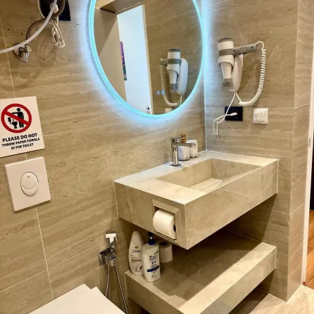 Luxury Near & Grand Park * Tirana