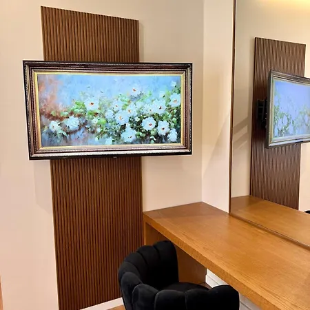 Luxury Near & Grand Park Appartamento Tirana