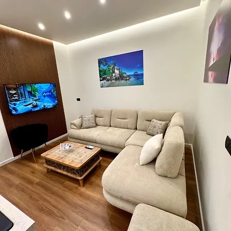Luxury Near & Grand Park Appartamento