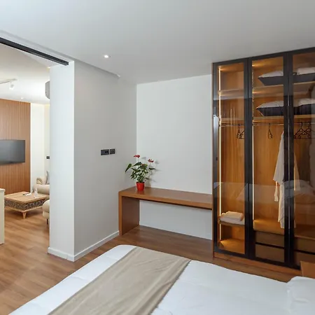 Luxury Near & Grand Park Tirana