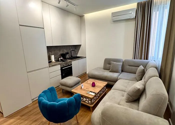Luxury Near & Grand Park Apartment Tirana