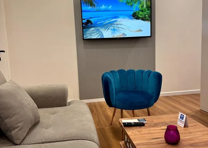 Luxury Near & Grand Park Apartment Tirana