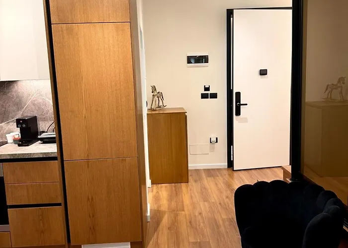 Luxury Near & Grand Park