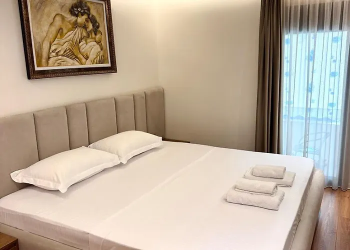 Luxury Near & Grand Park Tirana