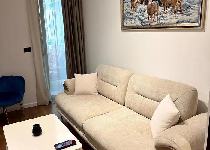 Apartment Luxury Near & Grand Park Tirana